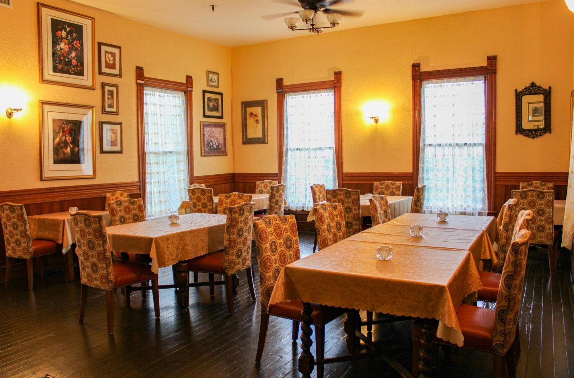 Woodbine Inn And Restaurant Madisonville Экстерьер фото